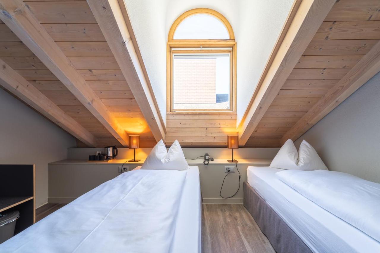 The Guesthouse By The Hey Hotel Interlaken Exteriör bild